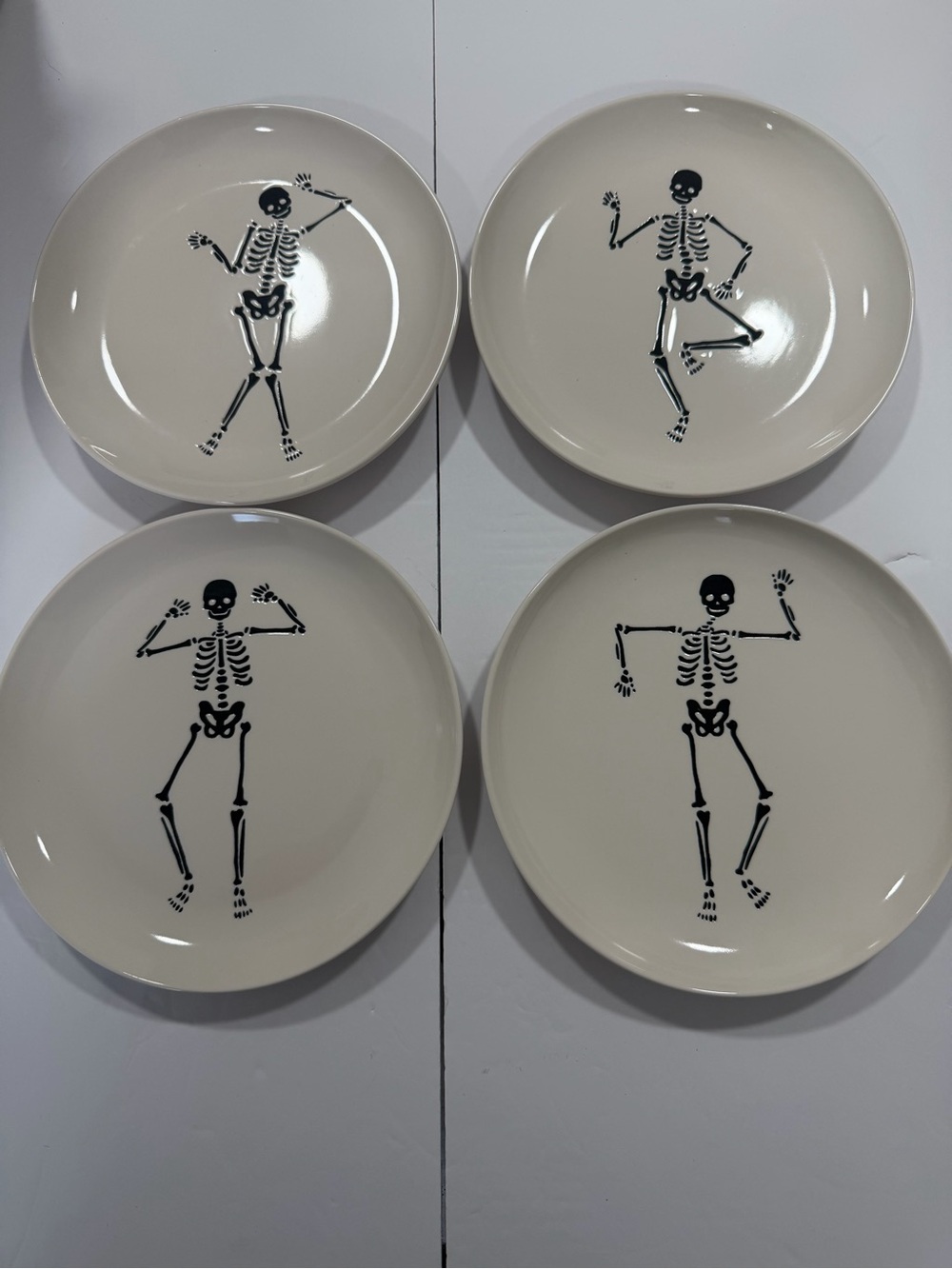 Way to Celebrate Skeleton Halloween Plates 7” Stoneware Dancing Skeletons 4 Pack